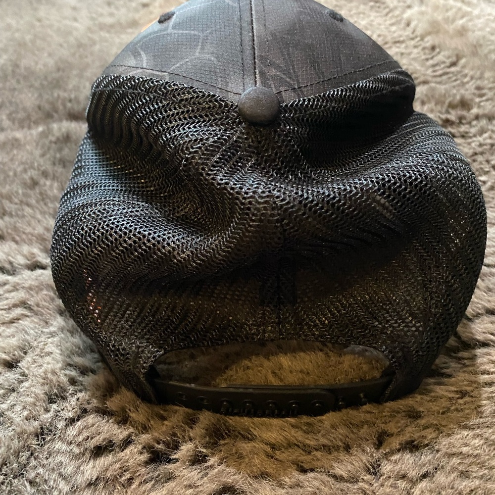 Black Cap - Picture 2 of 2